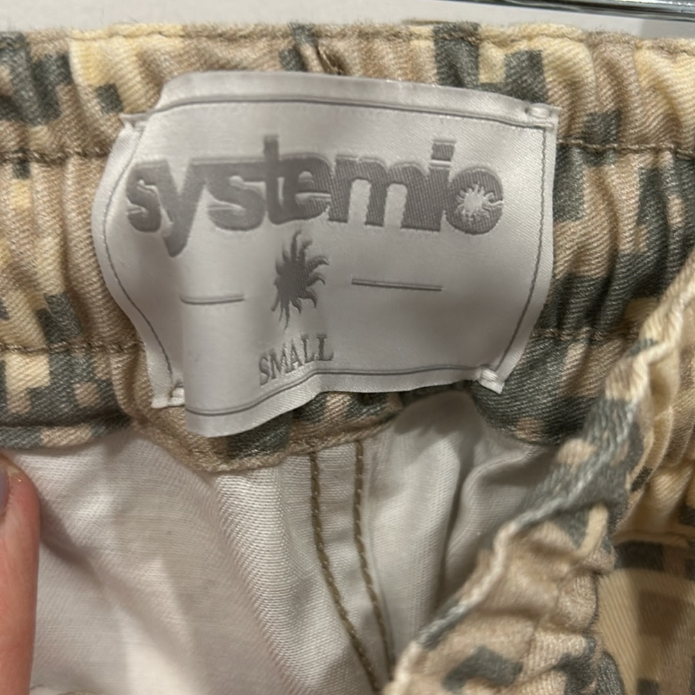 Camouflage Cargo Pants for adults - Picture 3 of 5